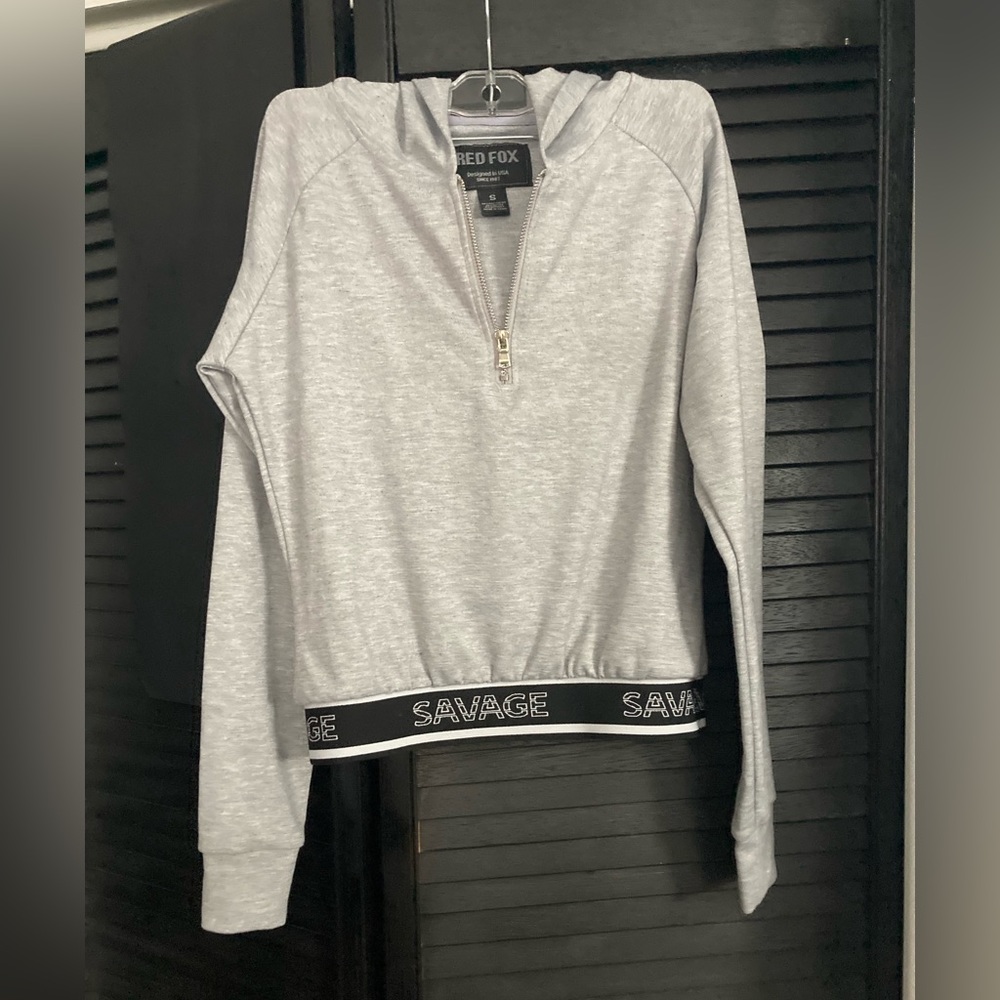 Red Fox women’s Gray sweater hoodie Savage Size Small